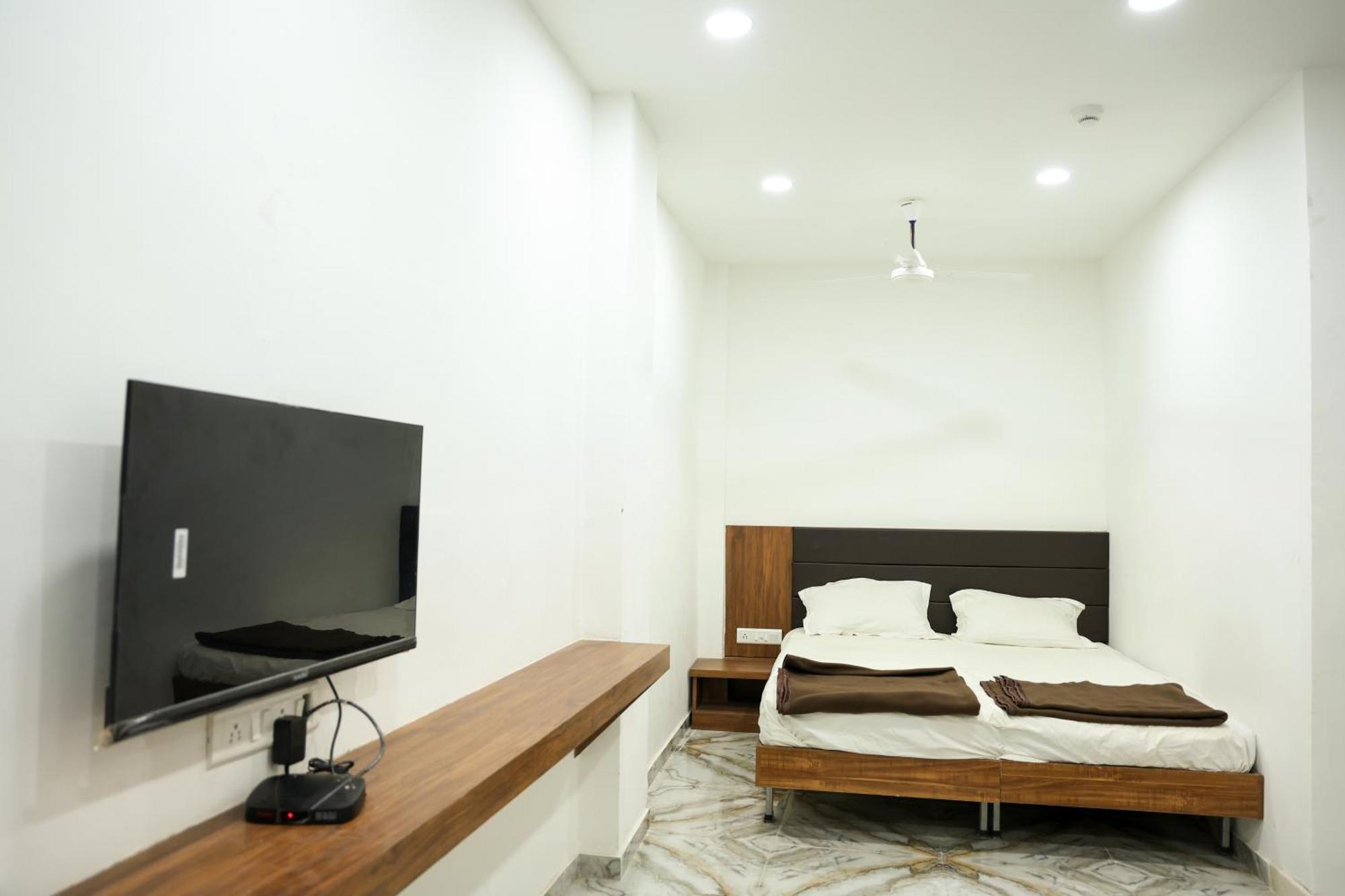 Hotel Aaram Kalupur Ahmedabad Exteriör bild