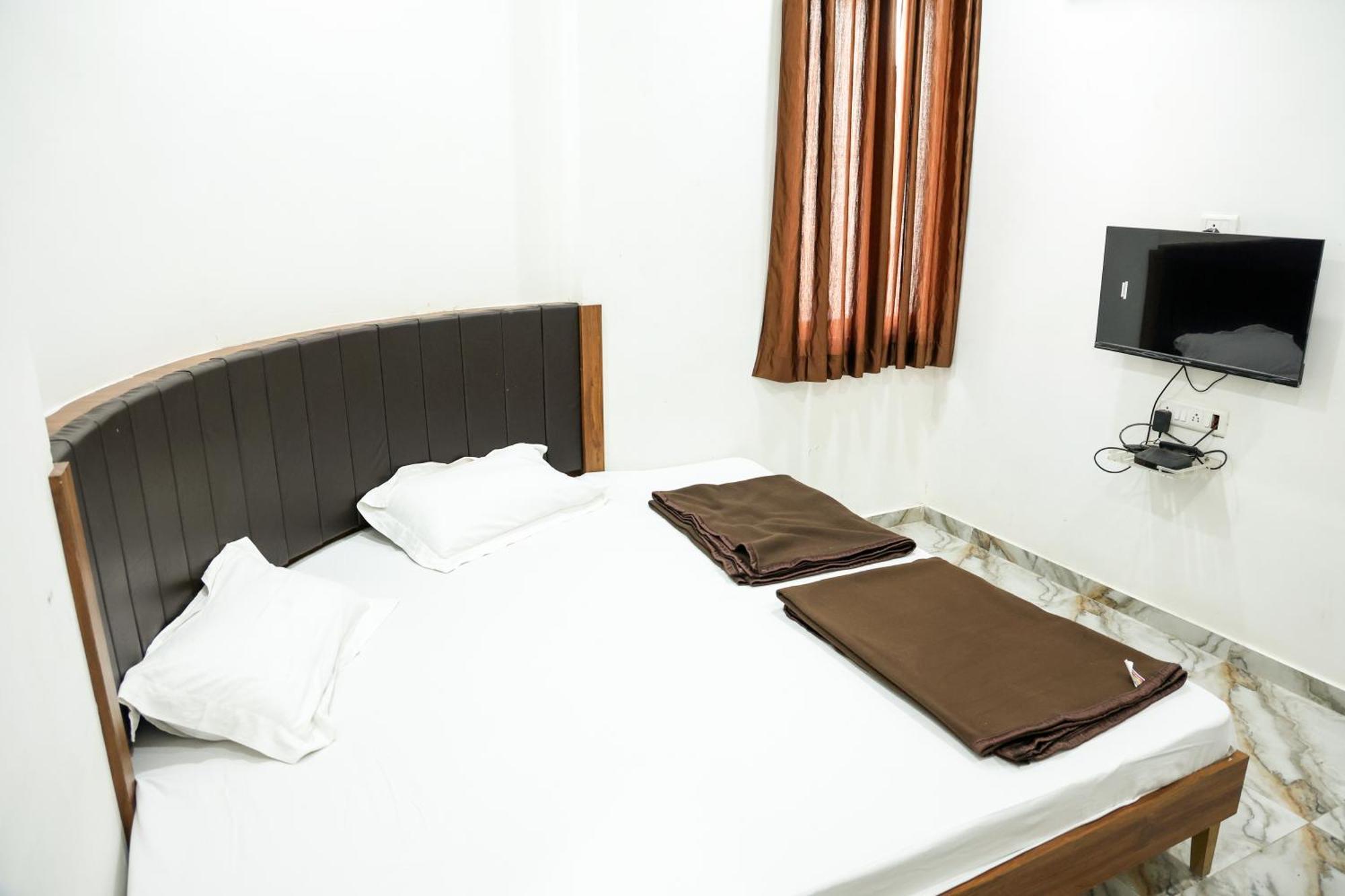 Hotel Aaram Kalupur Ahmedabad Exteriör bild