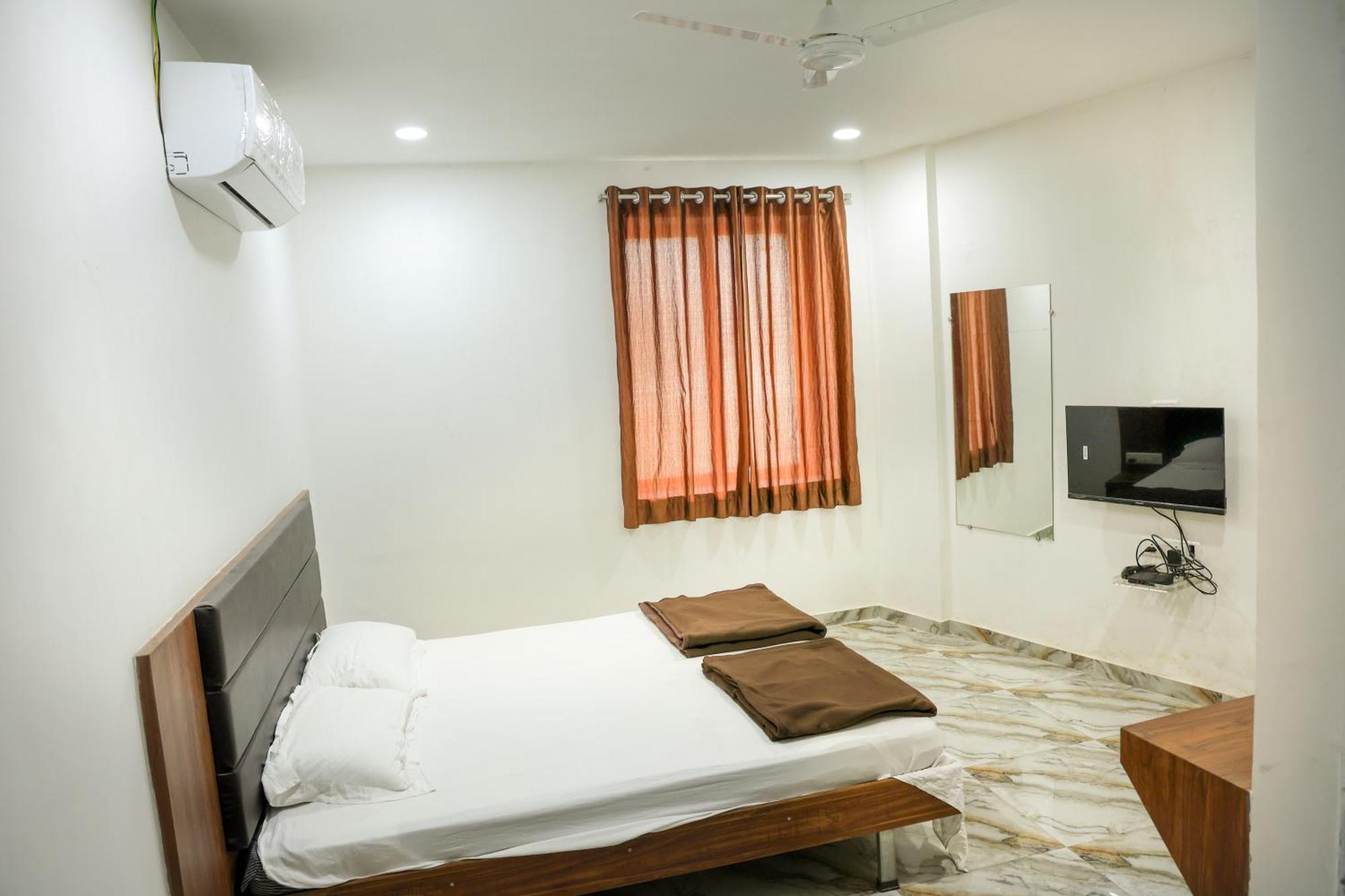 Hotel Aaram Kalupur Ahmedabad Exteriör bild