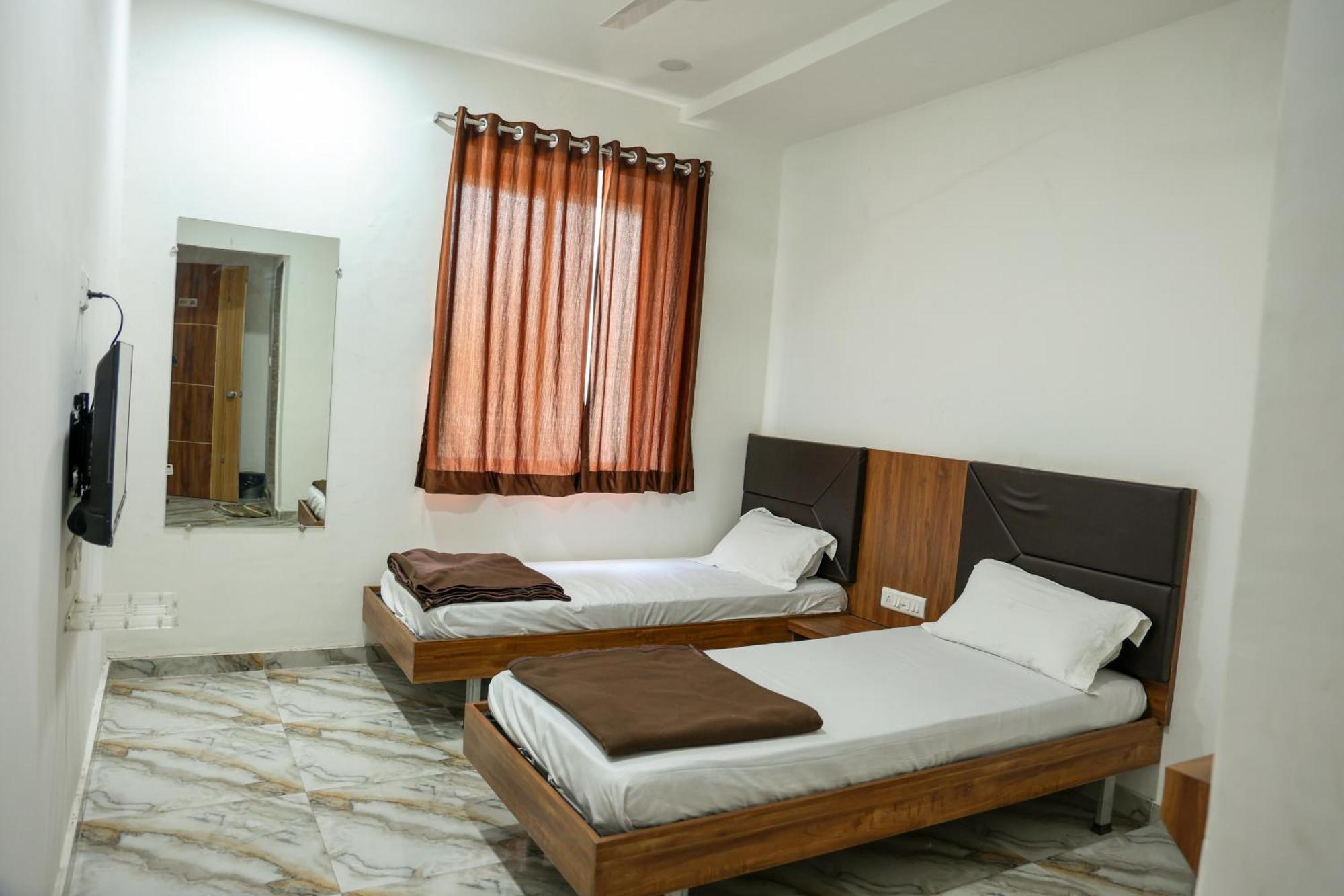Hotel Aaram Kalupur Ahmedabad Exteriör bild