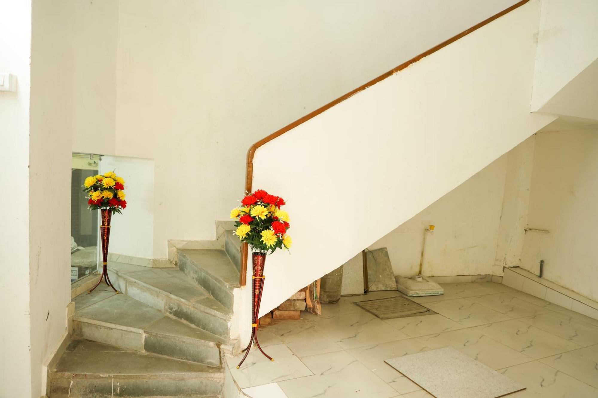 Hotel Aaram Kalupur Ahmedabad Exteriör bild