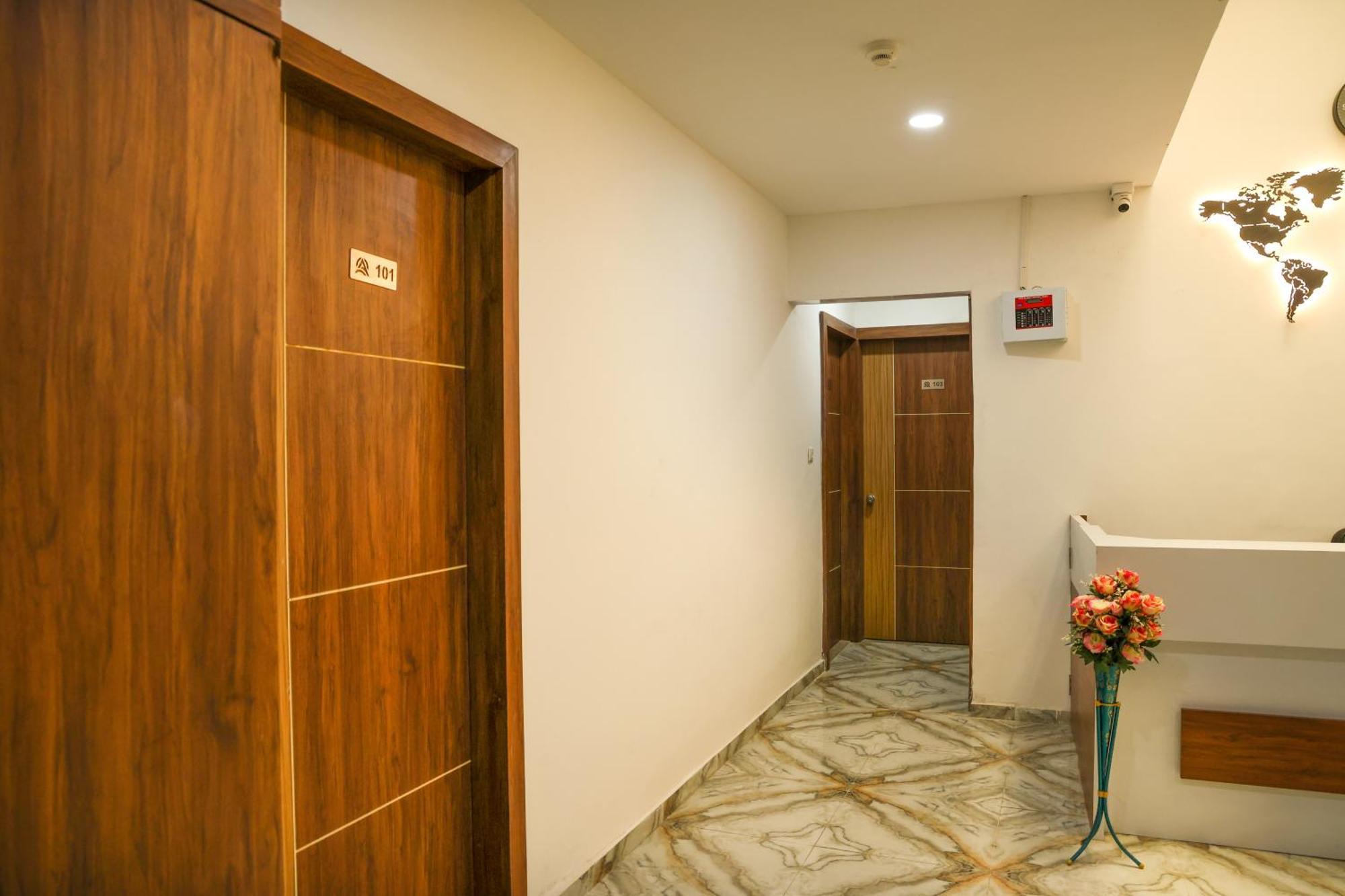 Hotel Aaram Kalupur Ahmedabad Exteriör bild