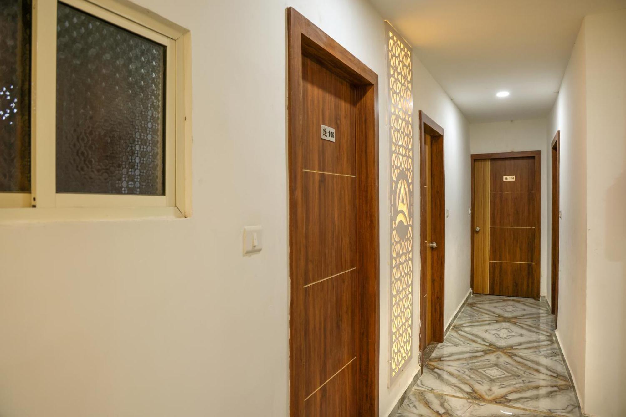 Hotel Aaram Kalupur Ahmedabad Exteriör bild
