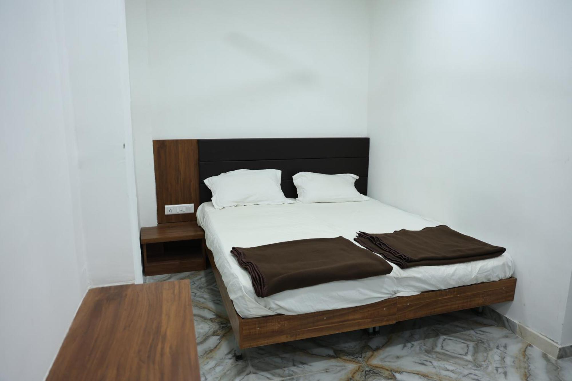 Hotel Aaram Kalupur Ahmedabad Exteriör bild